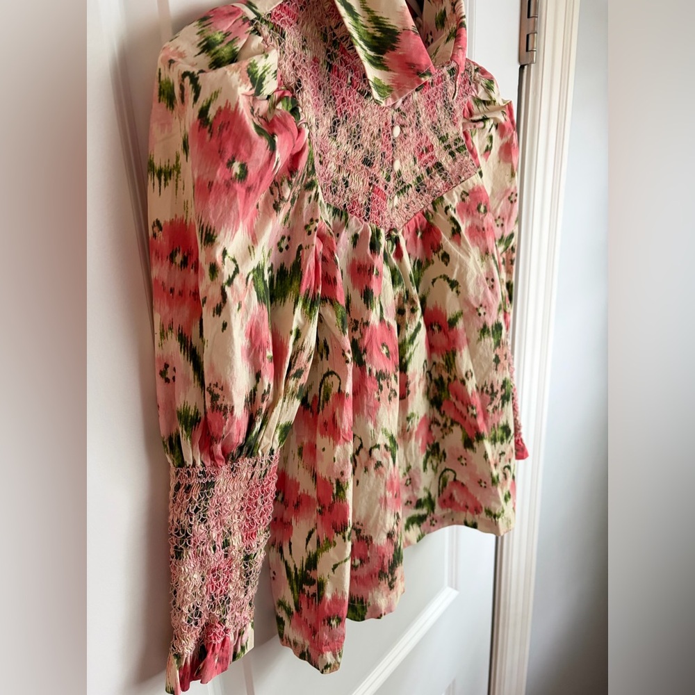 Tuckernuck Haskell Collared Blouse in Blush floral with fabric covered buttons - Picture 4 of 8